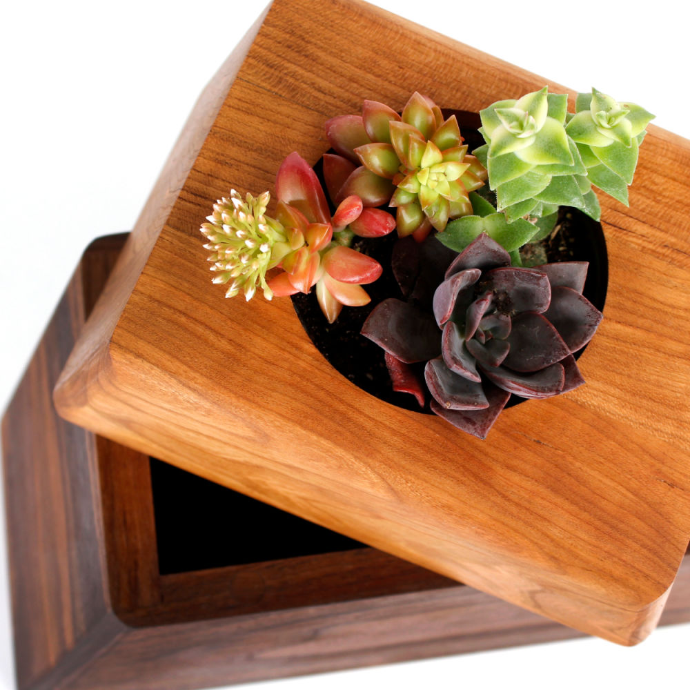 The Living Urn Planter™ - Messenger